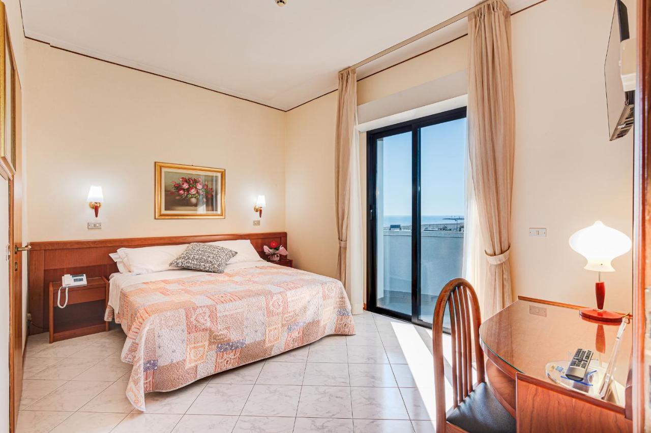 Hotel Delle Nazioni Milano Marittima Kültér fotó