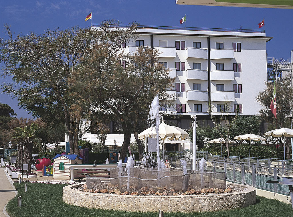 Hotel Delle Nazioni Milano Marittima Kültér fotó