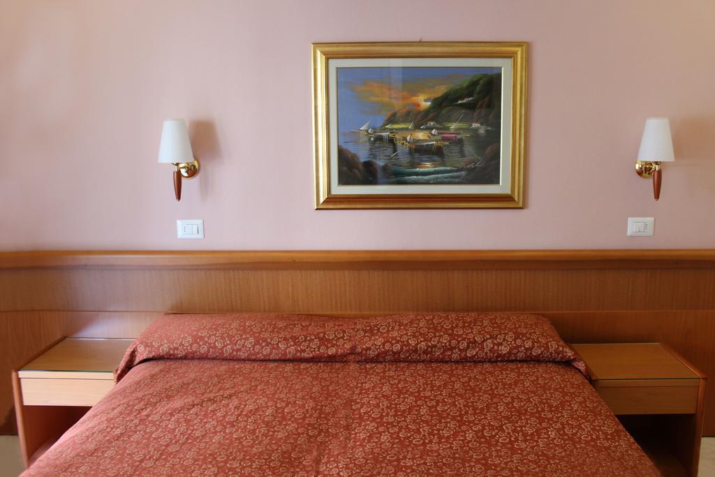 Hotel Delle Nazioni Milano Marittima Kültér fotó