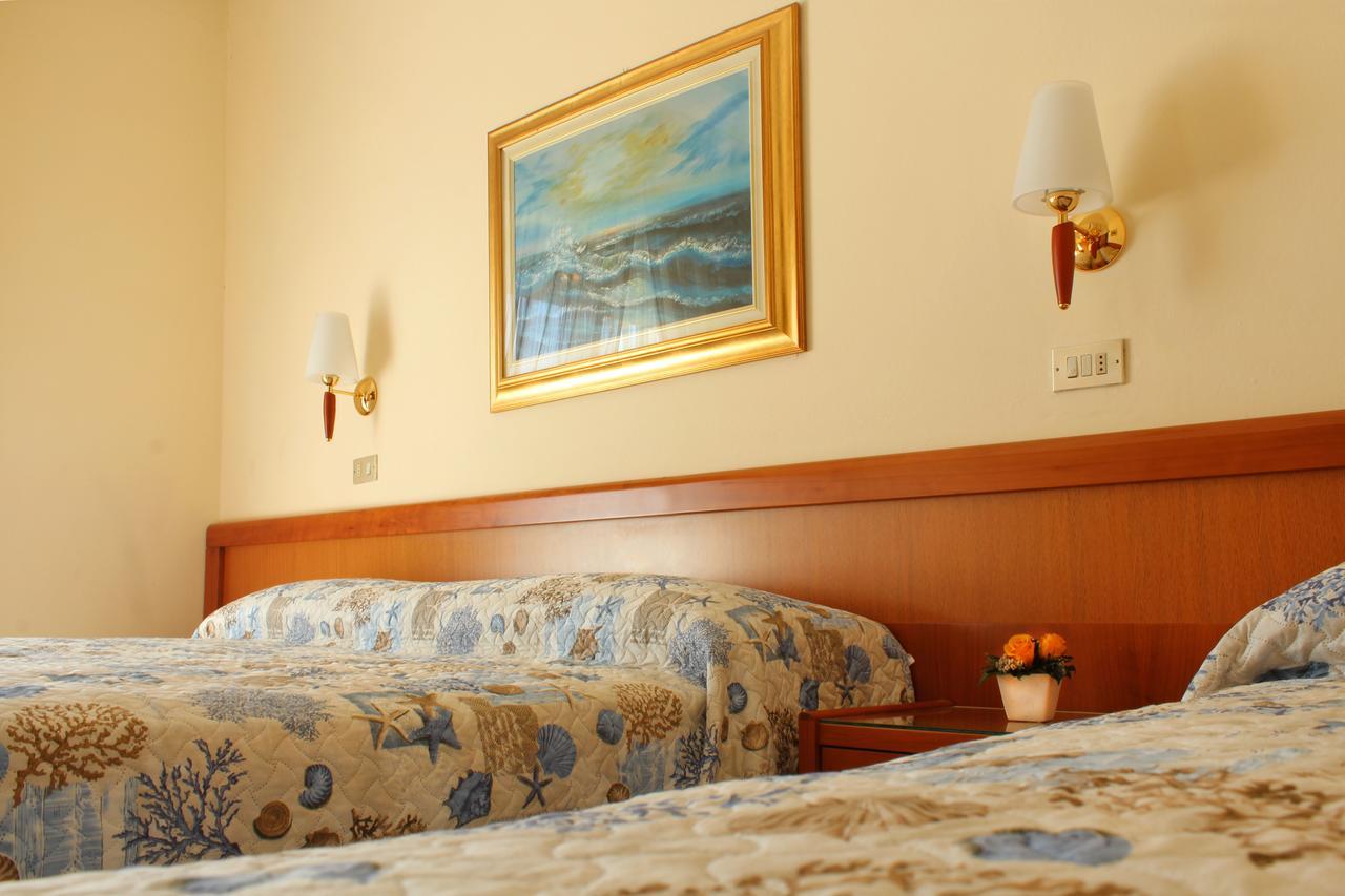 Hotel Delle Nazioni Milano Marittima Kültér fotó